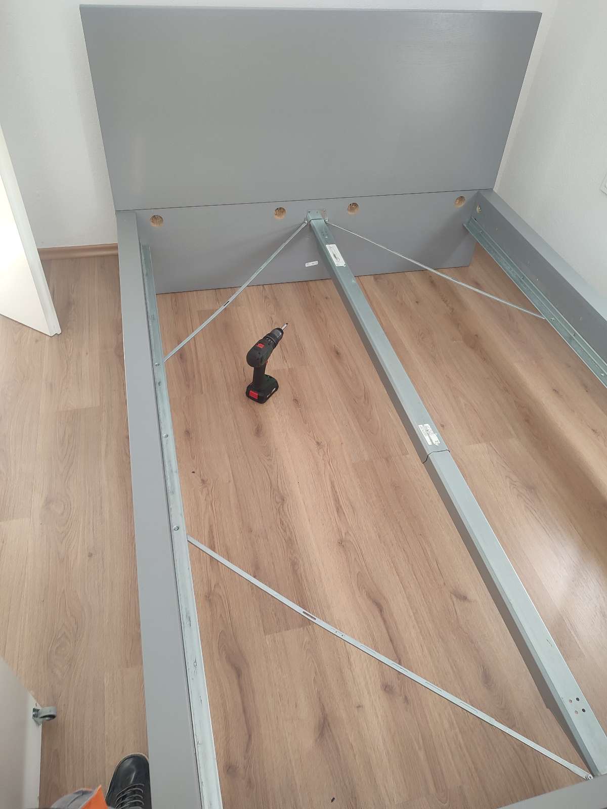 Montaža posteljnega okvirja